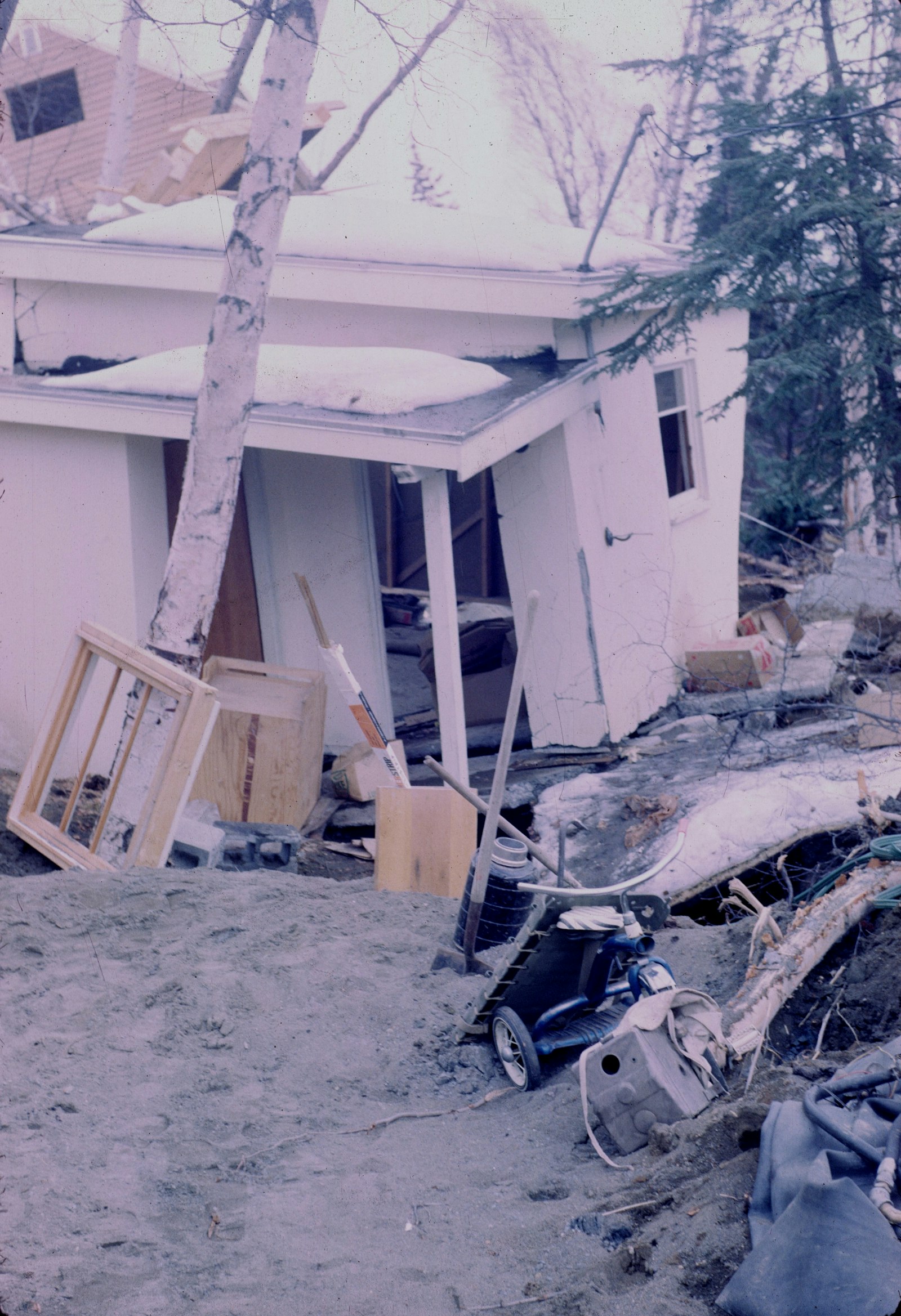 Earthquake damage to buildings